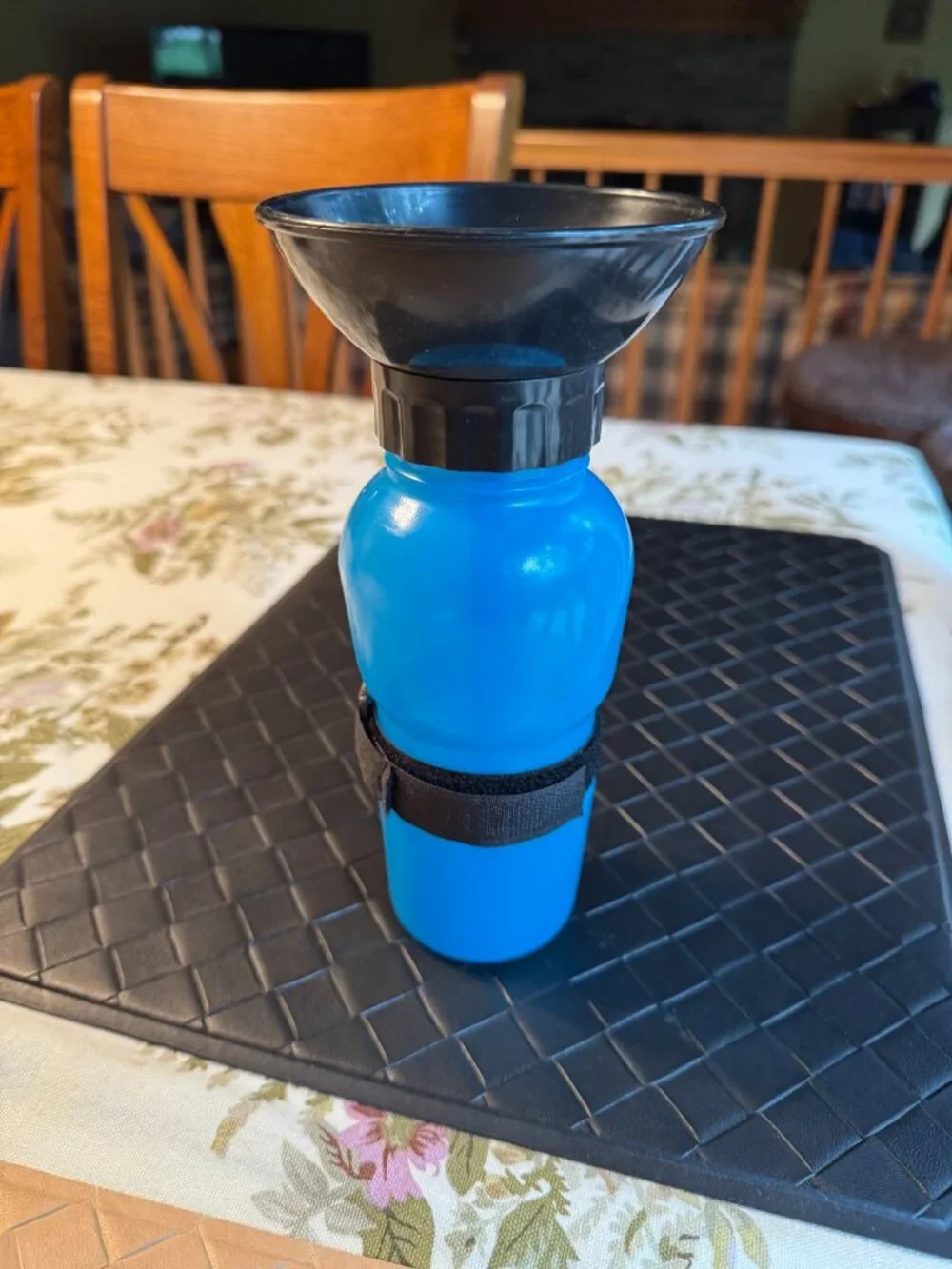 Portable Dog Water Bottle , Water Feeder for Dog & Cat Blue & Black